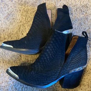 Super cute Jeffrey Campbell cutout western bootie